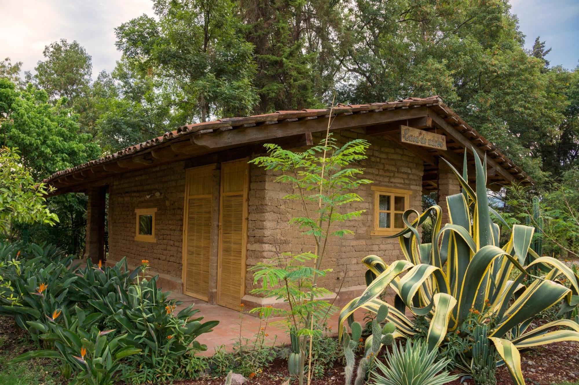Hotel Rancho San Cayetano Zitacuaro Exterior photo